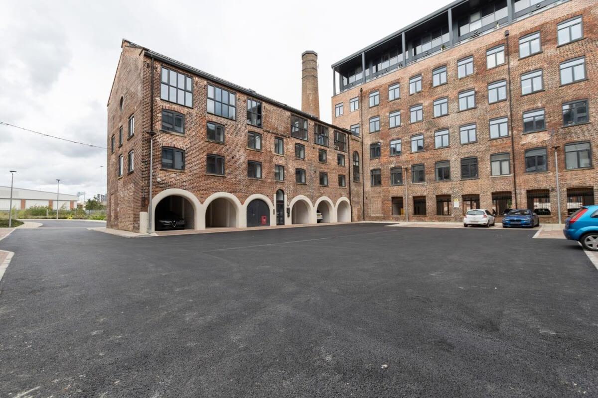 1 Bed Modern Apartment In A Converted Mill Leeds  Exterior foto