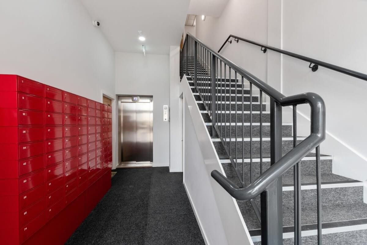 1 Bed Modern Apartment In A Converted Mill Leeds  Exterior foto